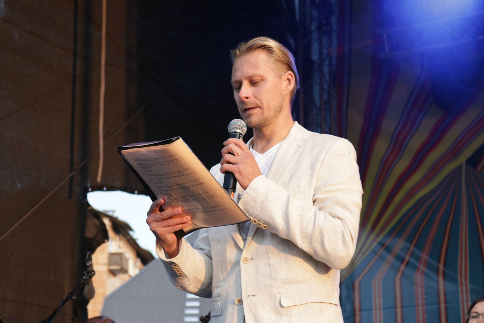 Mööda piiri